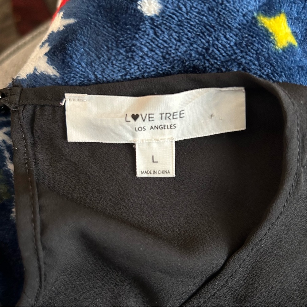 Basic Black Blouse Love Tree Large - Picture 5 of 6